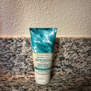 BBW-Travel Size Water Lily Springs Body cream